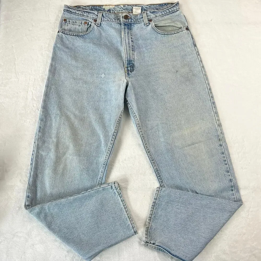 Levi’s vintage 550 Relaxed Tapered Leg light wash blue jeans men’s size 34x31